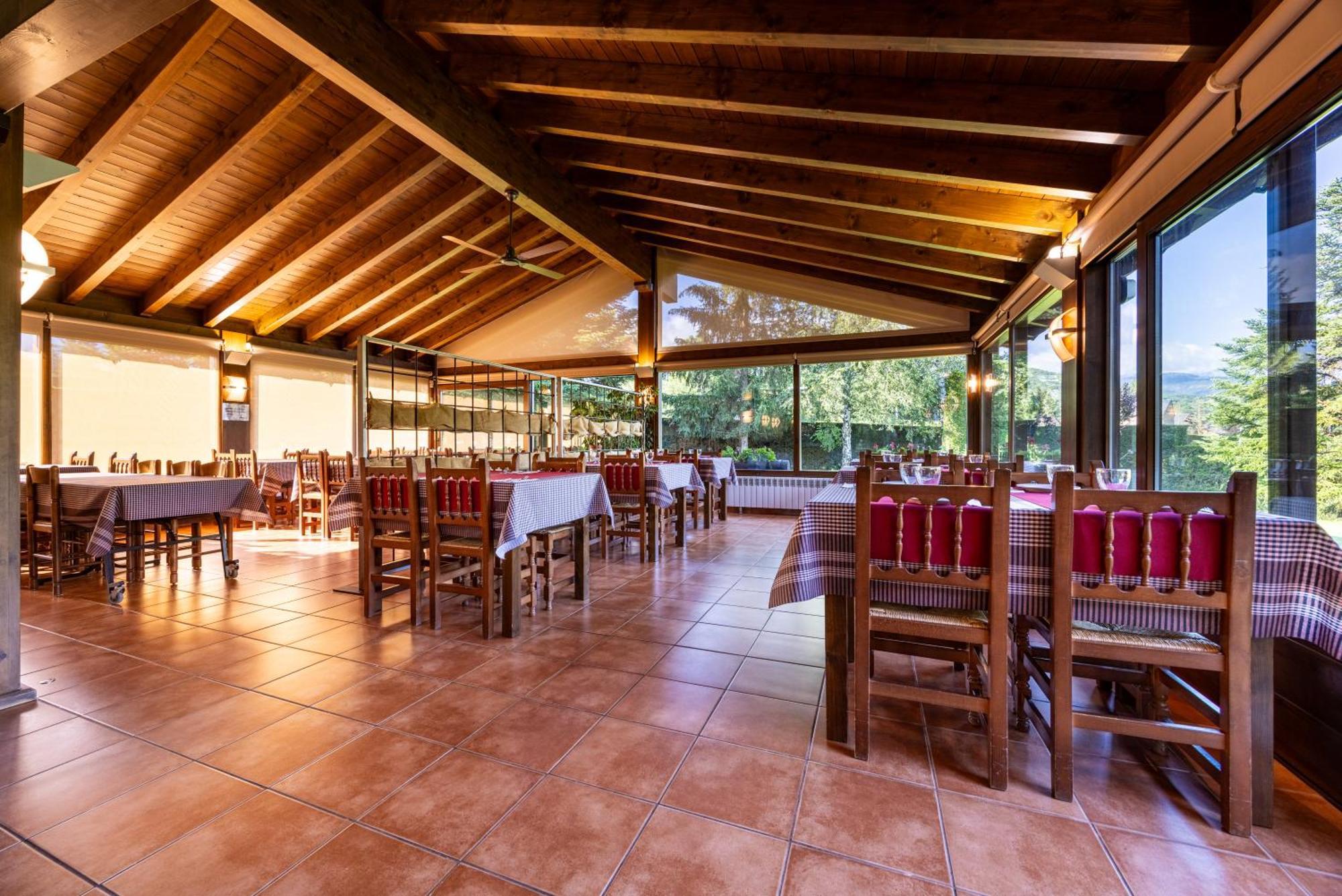 Hotel Pla Del Pi Prats I Sansor Luaran gambar